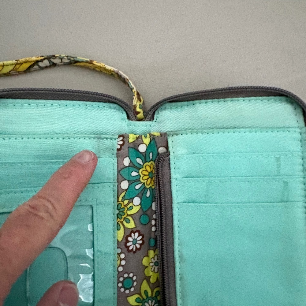 Vera Bradley‎ All In One Crossbody Wristlet Wallet Yellow Teal Paisley Floral - Picture 4 of 12